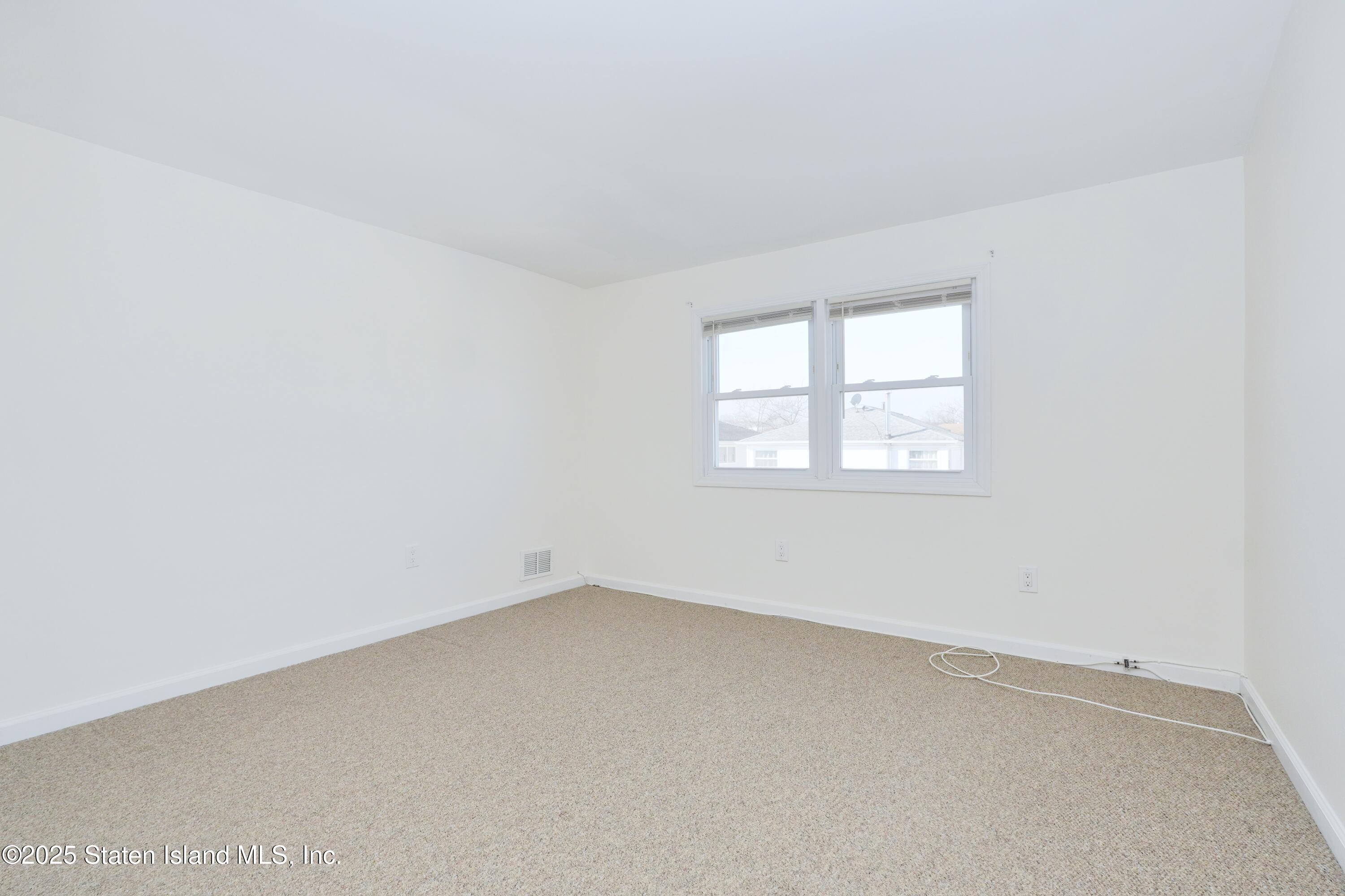 Staten Island, New York 10312, United States, 7 Bedrooms Bedrooms, ,2 BathroomsBathrooms,Residential,Active,2037