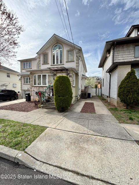 Photo of 456 Oder Avenue, Staten Island, NY 10304 (MLS # 2501852)