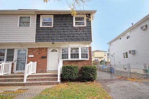 Photo of 447 Woolley Avenue, Staten Island, NY 10314 (MLS # 1165229)
