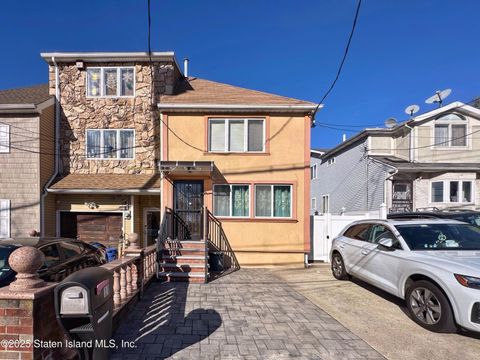 Photo of 11 Father Capodanno Boulevard, Staten Island, NY 10305 (MLS # 2507044)