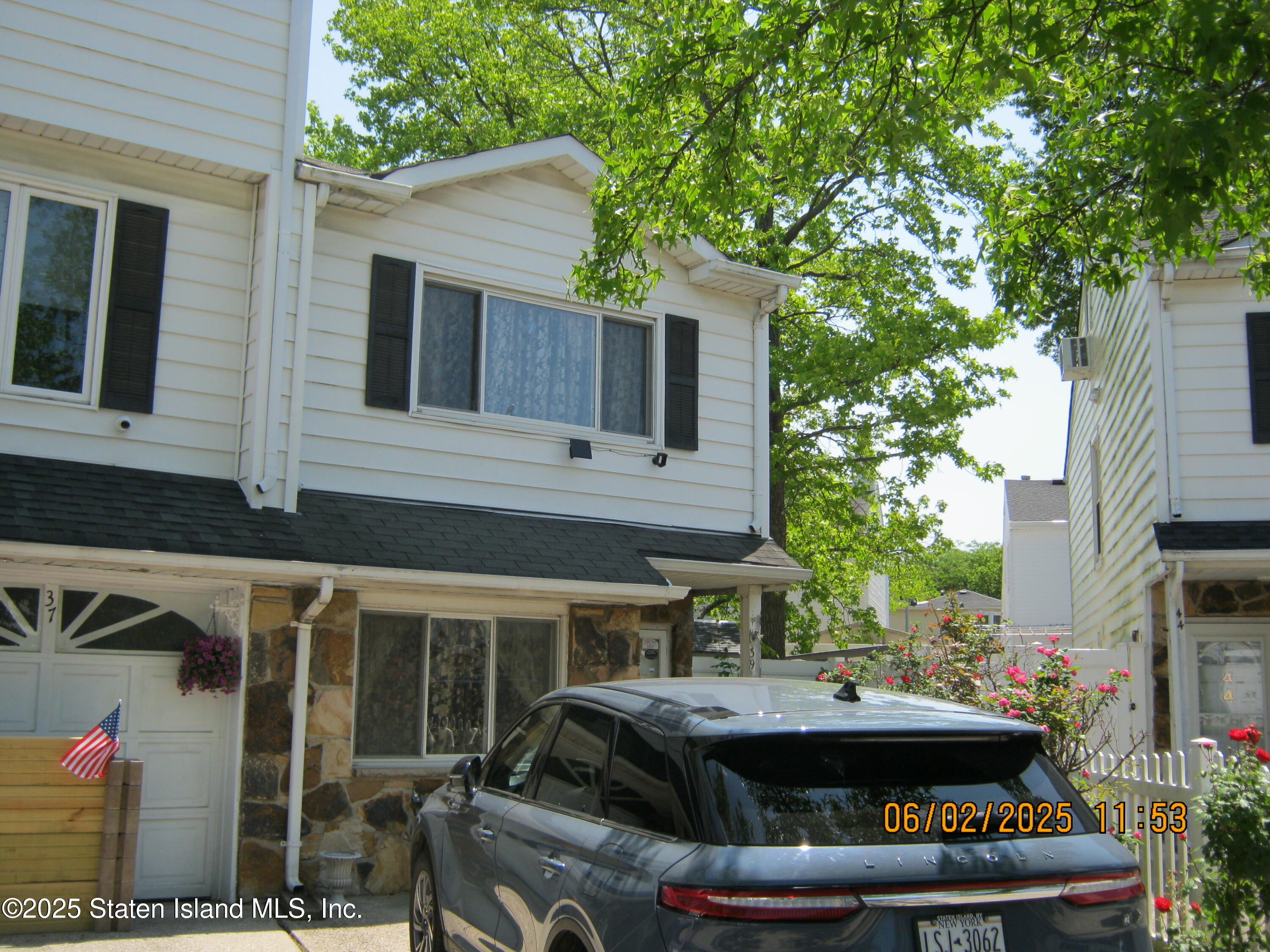 39 Poets Circle, Staten Island, New York image 2