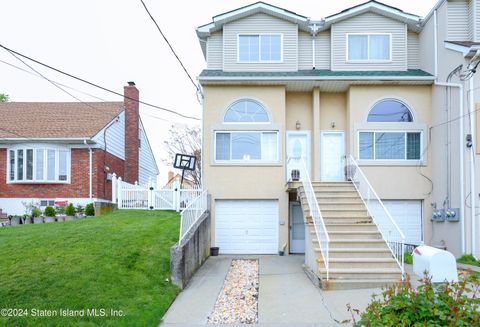 Photo of 39 New Lane, Staten Island, NY 10305 (MLS # 2402546)