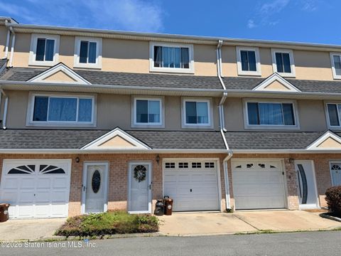 Photo of 45 Seagate Court, Staten Island, NY 10305 (MLS # 2602957)