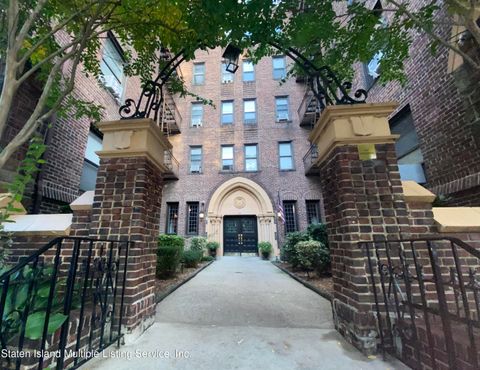 Photo of 215 Hart Boulevard #5f, Staten Island, NY 10301 (MLS # 1158736)