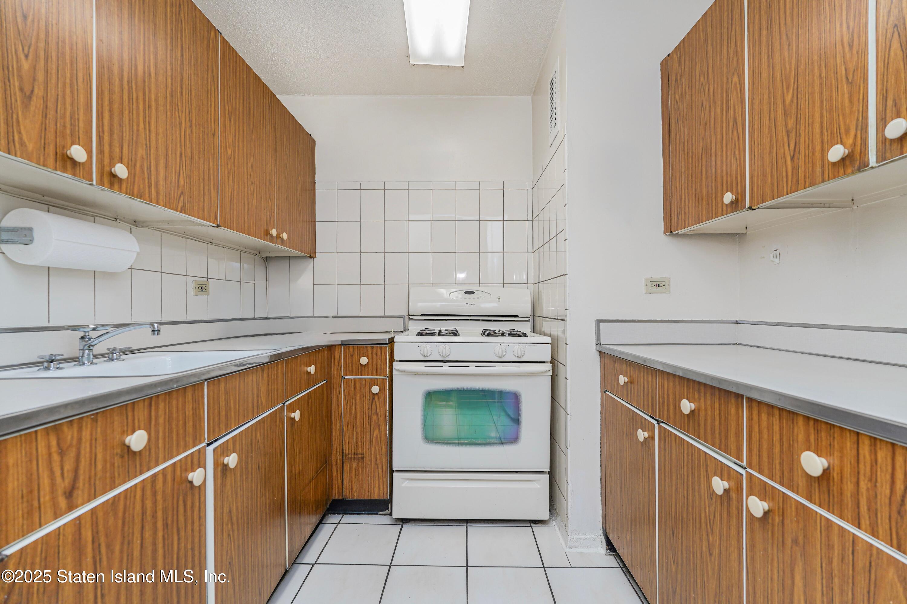 77 Fulton St St #7M, New York, New York image 11