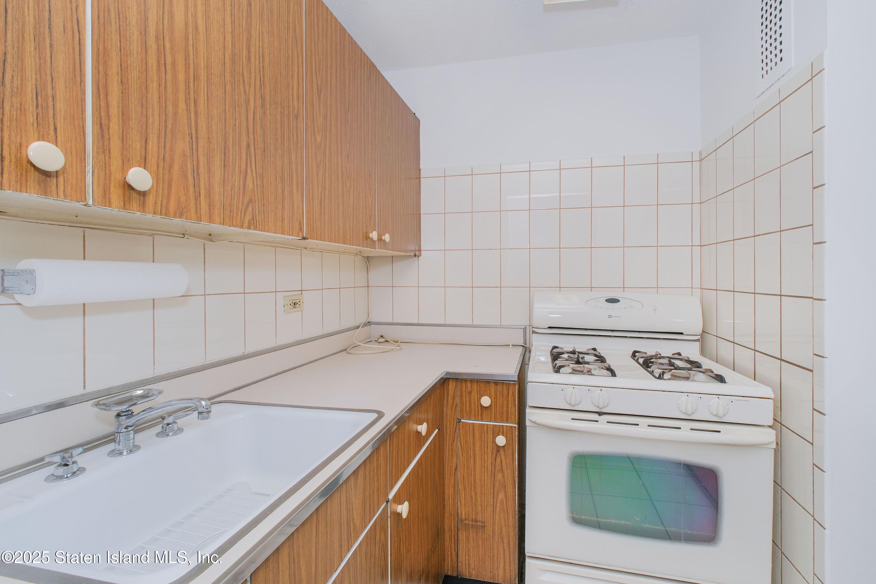 77 Fulton St St #7M, New York, New York image 10