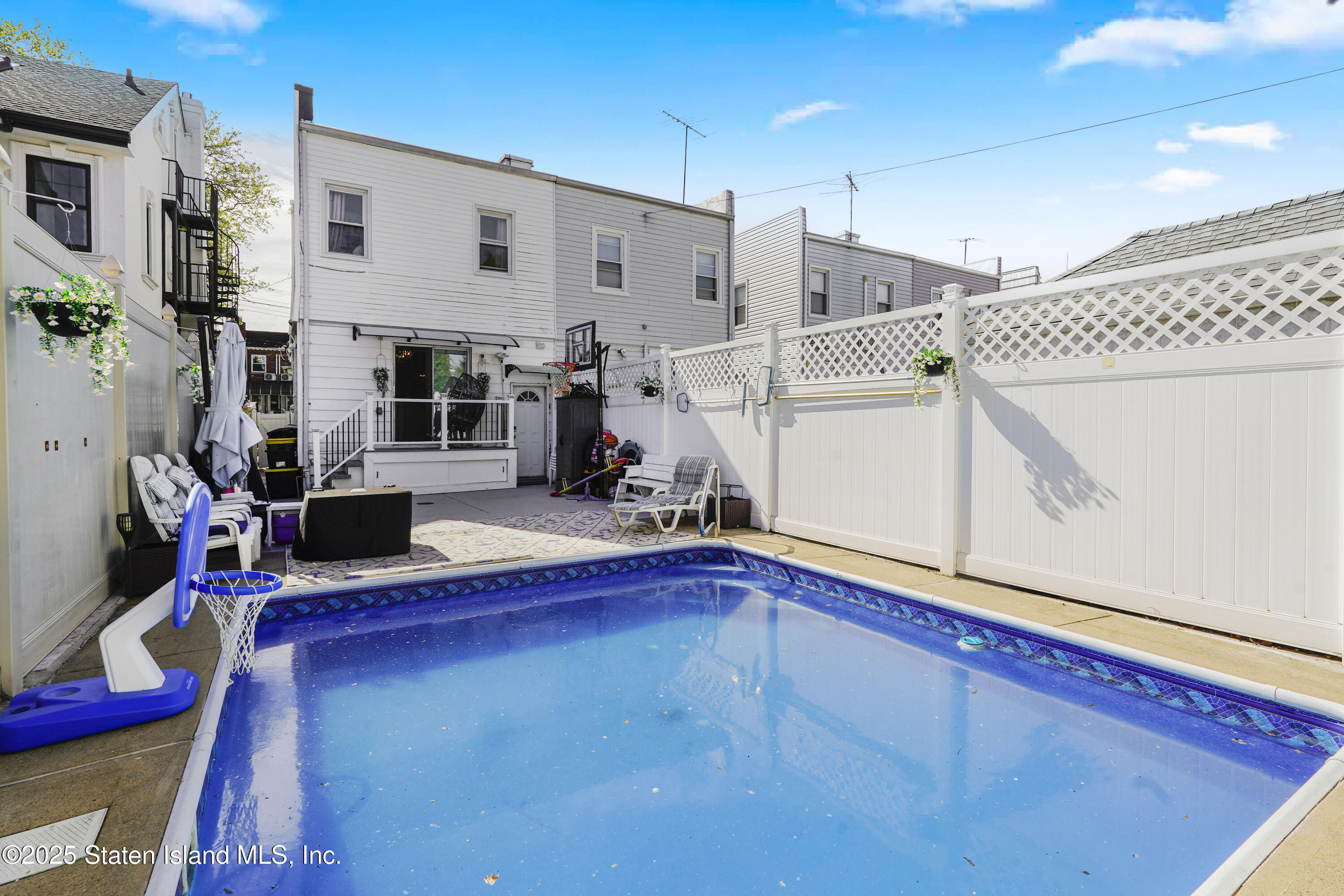 286 Bay 10th Street, Brooklyn, New York image 3