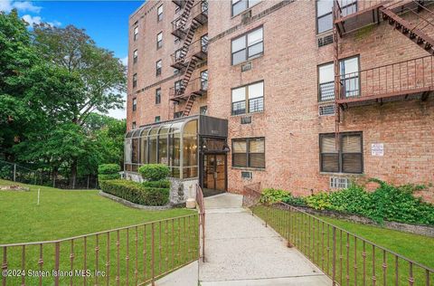 Photo of 1160 Richmond Road #2i, Staten Island, NY 10304 (MLS # 2405488)