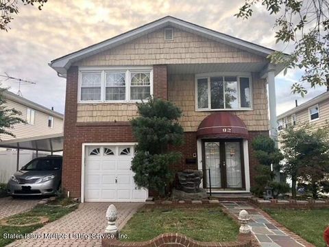 Photo of 92 Demopolis Avenue, Staten Island, NY 10308 (MLS # 2400750)