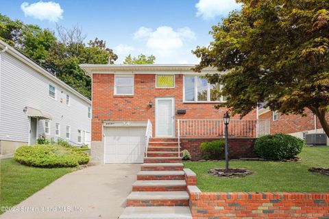 Photo of 43 Urbana Street, Staten Island, NY 10304 (MLS # 2405307)
