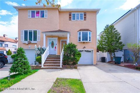 Photo of 372 Barlow Avenue, Staten Island, NY 10308 (MLS # 2602133)