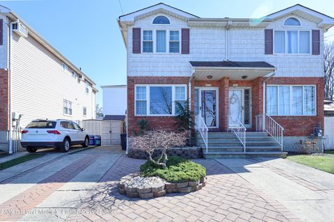 200 Lucille Avenue, Staten Island, NY 10309 - MLS#: 2401599