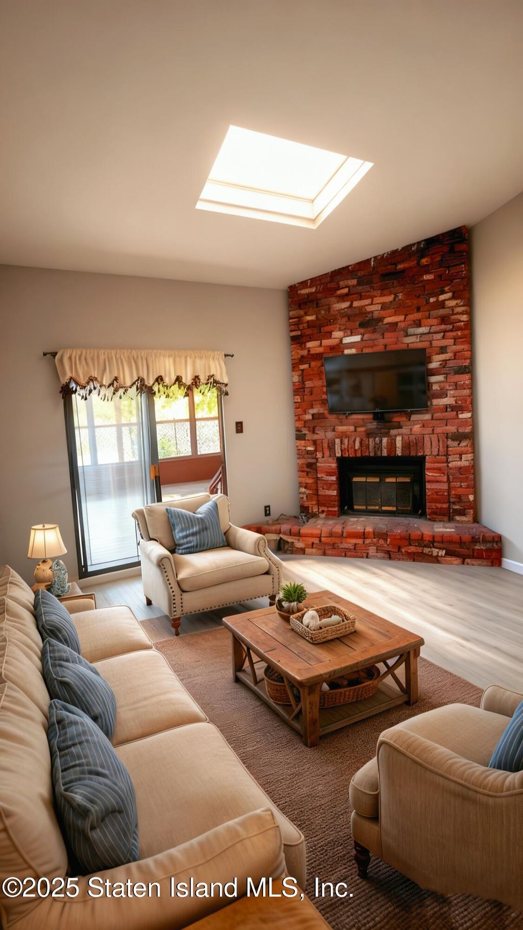 Photo of 16 Travis Avenue, Staten Island, NY 10314 (MLS # 2506561)