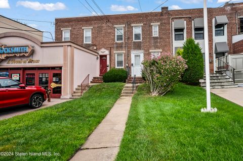 Photo of 1863 Victory Boulevard, Staten Island, NY 10314 (MLS # 2406434)