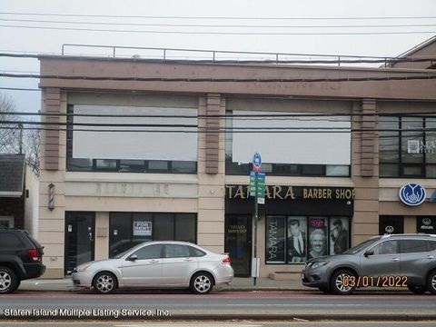 Photo of 16721674 Hylan Boulevard, Staten Island, NY 10305 (MLS # 1152756)