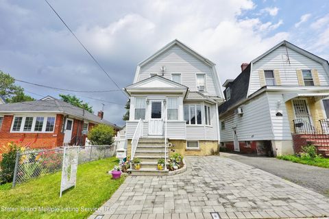 Photo of 337 Stanley Avenue, Staten Island, NY 10301 (MLS # 1163033)