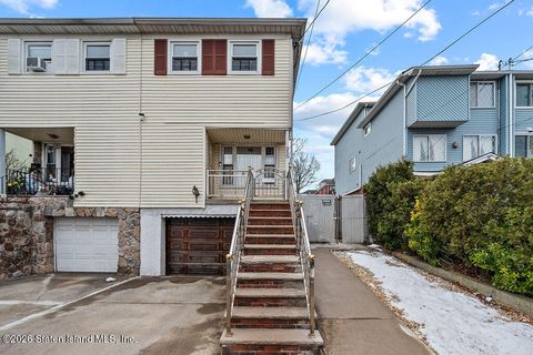 Photo of 350 Hylan Boulevard, Staten Island, NY 10305 (MLS # 2600262)