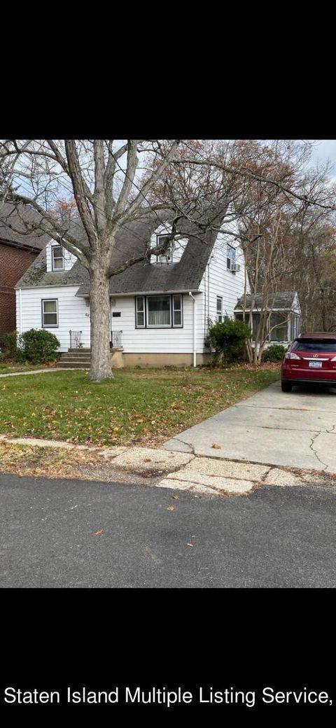 Photo of 463 Vernon Avenue, Staten Island, NY 10309 (MLS # 1161457)