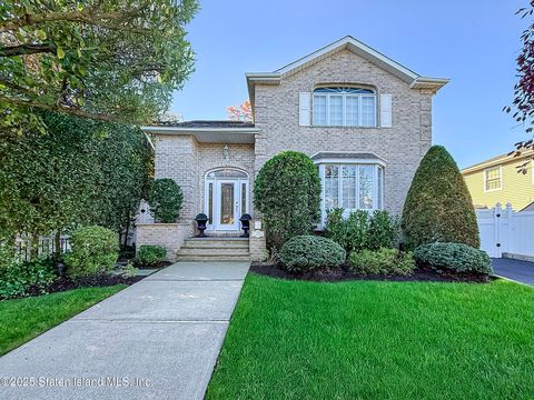 Photo of 312 Barbara Street, Staten Island, NY 10306 (MLS # 2506323) Photo of 312 Barbara Street, Staten Island, NY 10306 (MLS # 2506323)