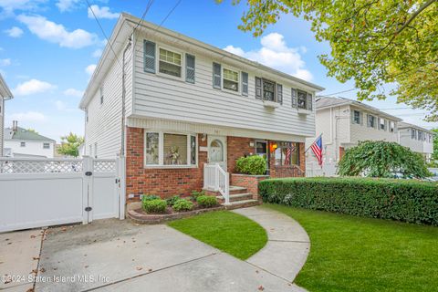 Photo of 361 Chesterton Avenue, Staten Island, NY 10306 (MLS # 2405518)