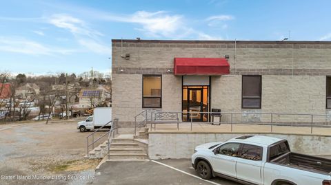 Photo of 4442 Arthur Kill Road, Staten Island, NY 10309 (MLS # 2600751)