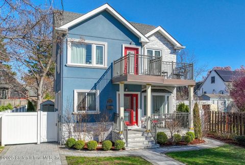 Photo of 181 Collfield Avenue, Staten Island, NY 10314 (MLS # 2502454)