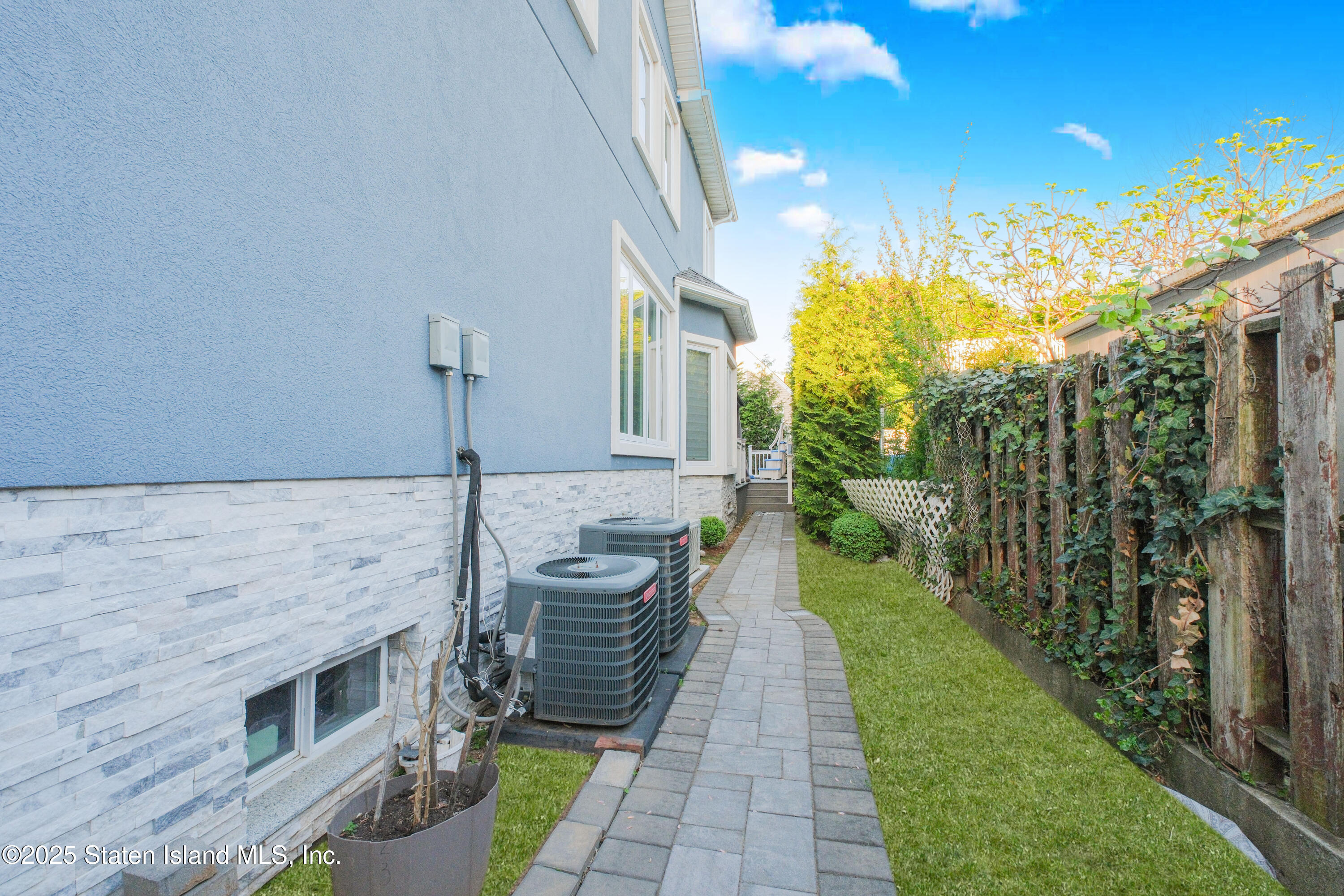 181 Collfield Avenue, Staten Island, New York image 44