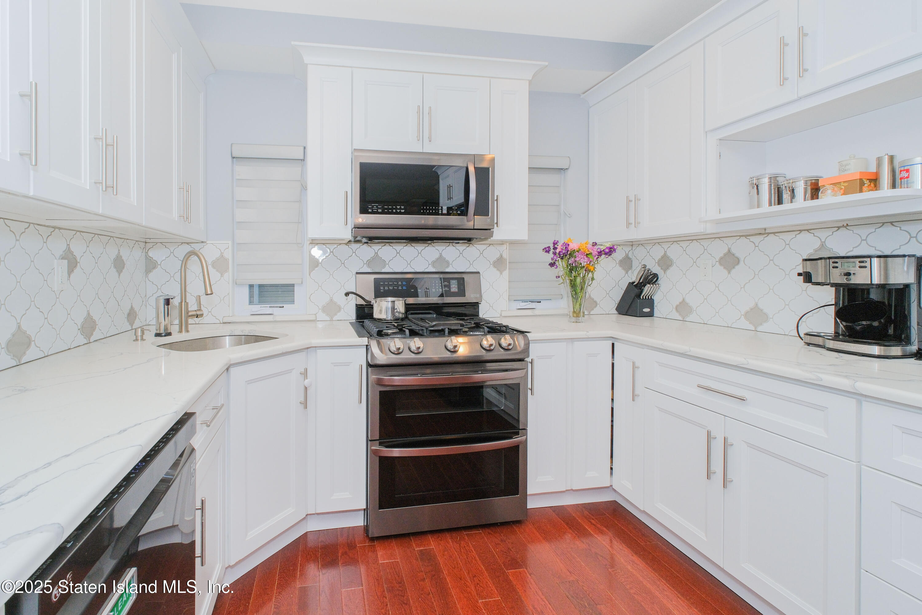 181 Collfield Avenue, Staten Island, New York image 12
