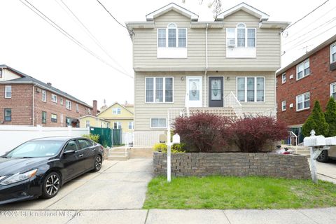 Photo of 21 Cayuga Avenue, Staten Island, NY 10301 (MLS # 2502199)