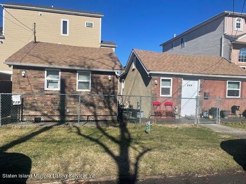 Photo of 171173 Baden Place, Staten Island, NY 10306 (MLS # 2401147)