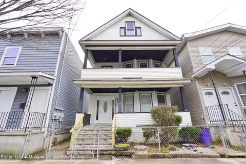 Photo of 65 Gordon Street, Staten Island, NY 10304 (MLS # 2401807)