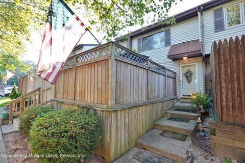 Photo of 14 Bunnell Court #B, Staten Island, NY 10312 (MLS # 1164194)