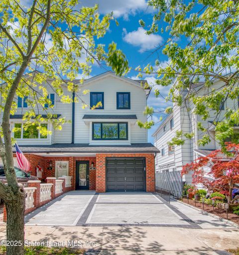 Photo of 22 May Place, Staten Island, NY 10312 (MLS # 2502788)