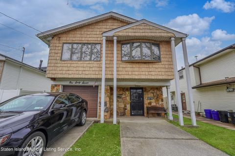 Photo of 167 Merrill Avenue, Staten Island, NY 10314 (MLS # 2401246)