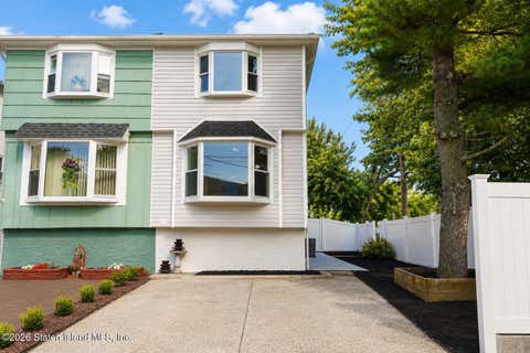 Photo of 335 Oder Avenue, Staten Island, NY 10304 (MLS # 2603950)