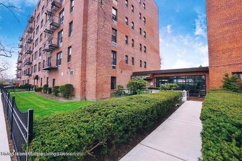 Photo of 100 Colfax Avenue #4k, Staten Island, NY 10306 (MLS # 1162867)
