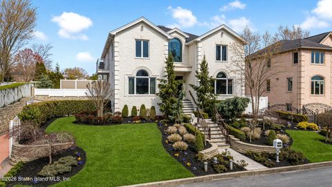 Photo of 119 Lenzie Street, Staten Island, NY 10312 (MLS # 2602094)