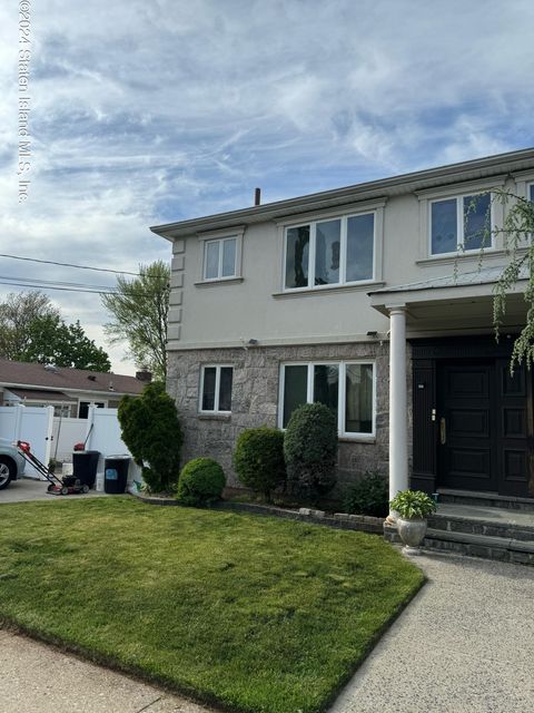Photo of 65 Lincoln Street, Staten Island, NY 10314 (MLS # 2402716)