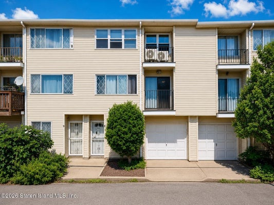 11 MOSEL LOOP, STATEN ISLAND, NY 10304 - Image f1537a5f3c5f7a31a2fc6dcd6f061df0/146305933