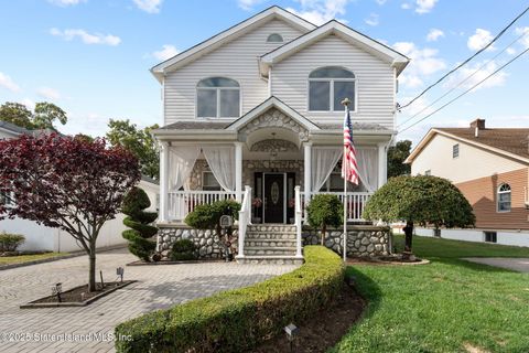Photo of 62 Hamden Avenue, Staten Island, NY 10306 (MLS # 2505516)