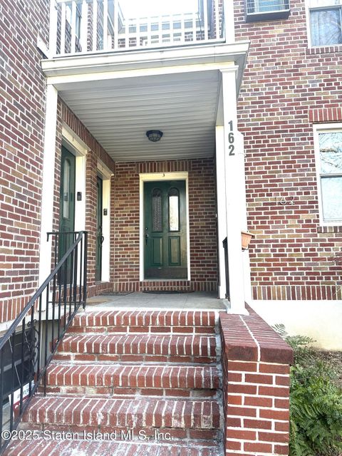 Photo of 162 Bard Avenue #3a, Staten Island, NY 10310 (MLS # 2500227)