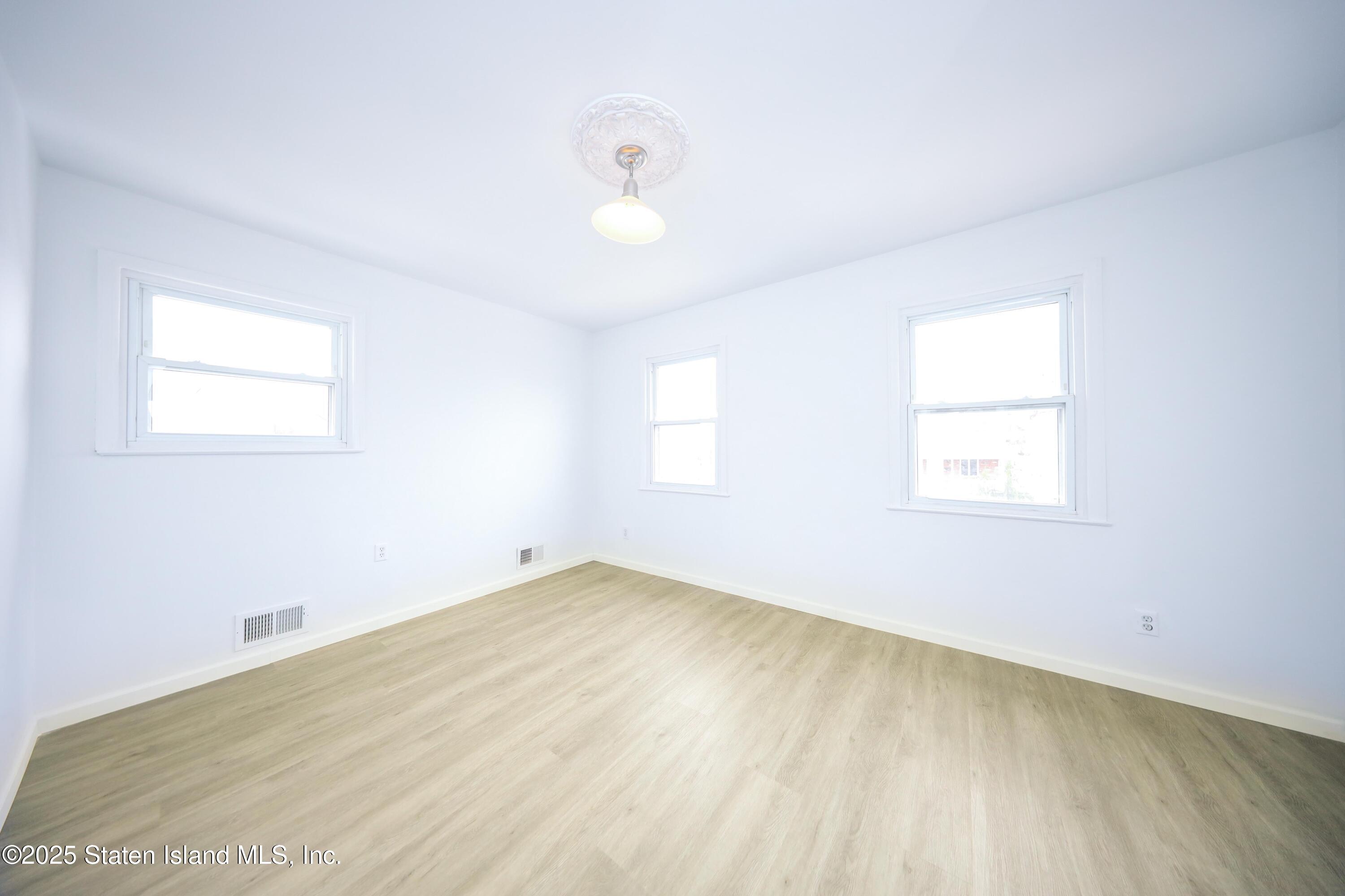 278 Cortelyou Avenue, Staten Island, New York image 6