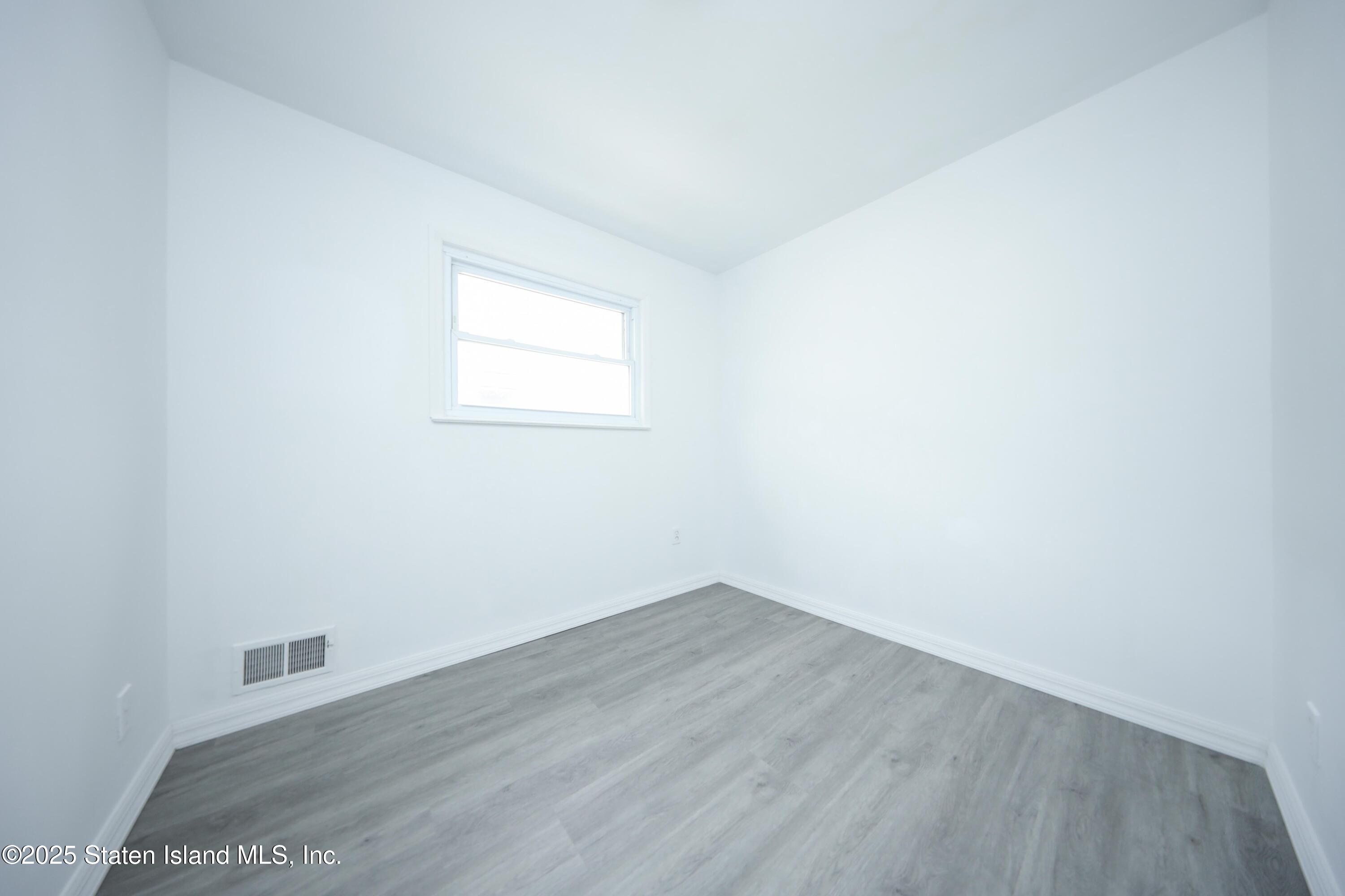 278 Cortelyou Avenue, Staten Island, New York image 9