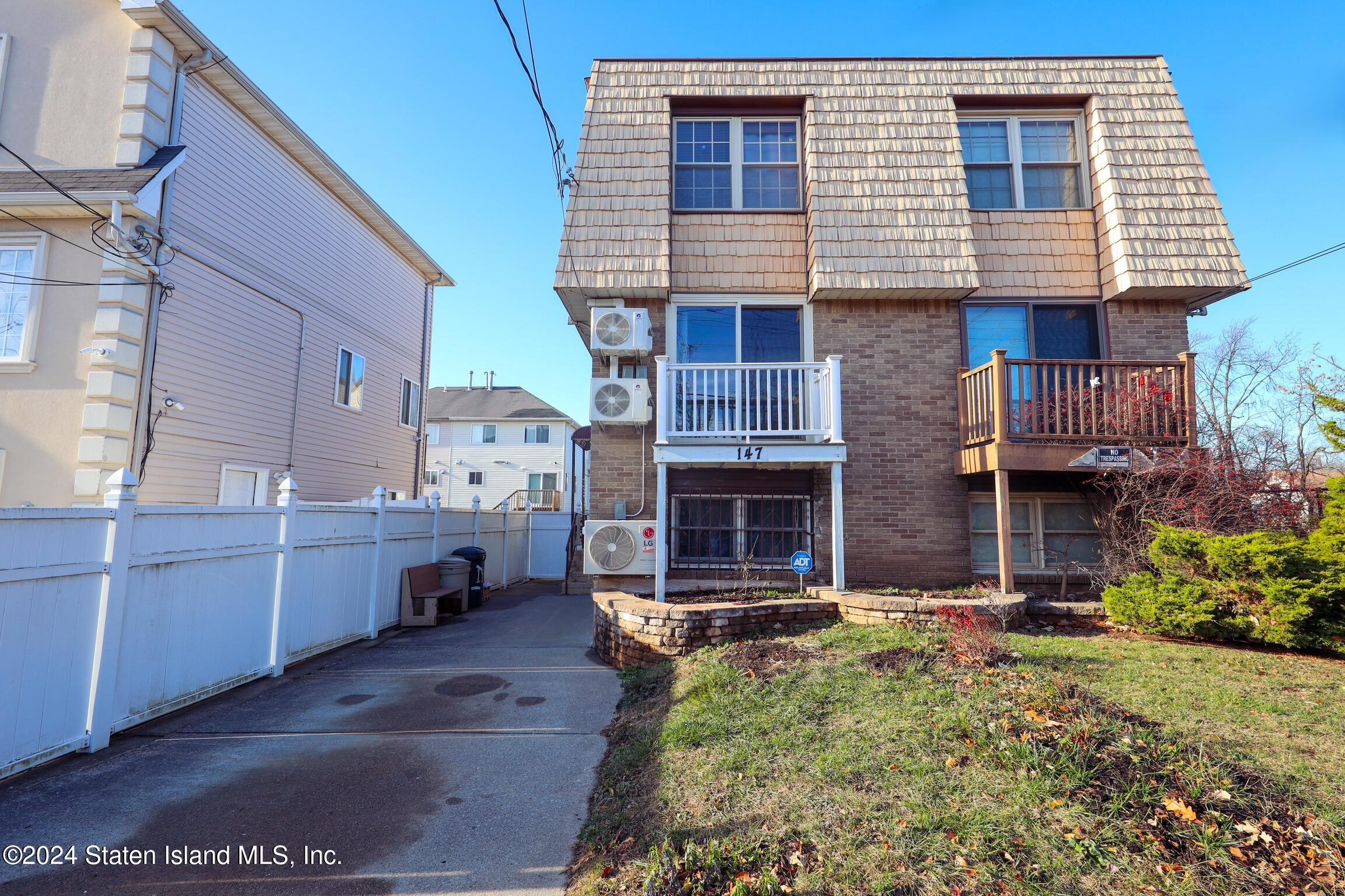 147 Moreland Street, Staten Island, New York image 3