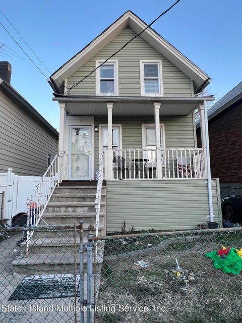 Photo of 111 Maple Avenue, Staten Island, NY 10302 (MLS # 1165247)