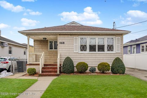 Photo of 468 Decatur Avenue, Staten Island, NY 10314 (MLS # 2600155)