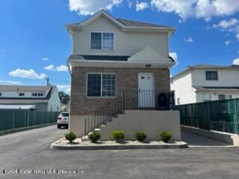 Photo of 215 Van Name Avenue #B, Staten Island, NY 10303 (MLS # 2600294)