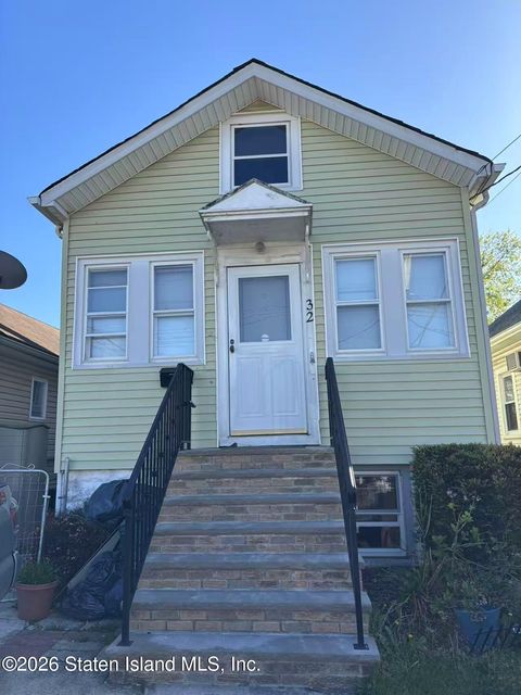 Photo of 32 Glover Street, Staten Island, NY 10308 (MLS # 2602404)