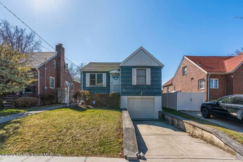 Photo of 130 Coale Avenue, Staten Island, NY 10314 (MLS # 2501601)