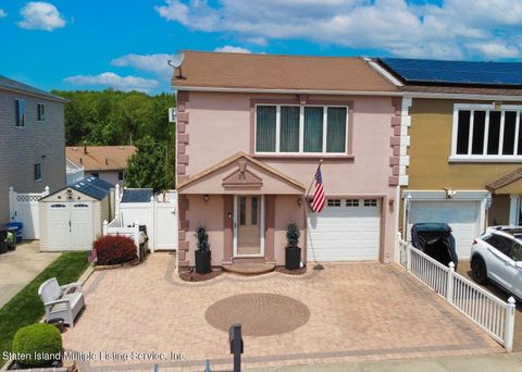 Photo of 29 Ibsen Avenue, Staten Island, NY 10312 (MLS # 1161952)